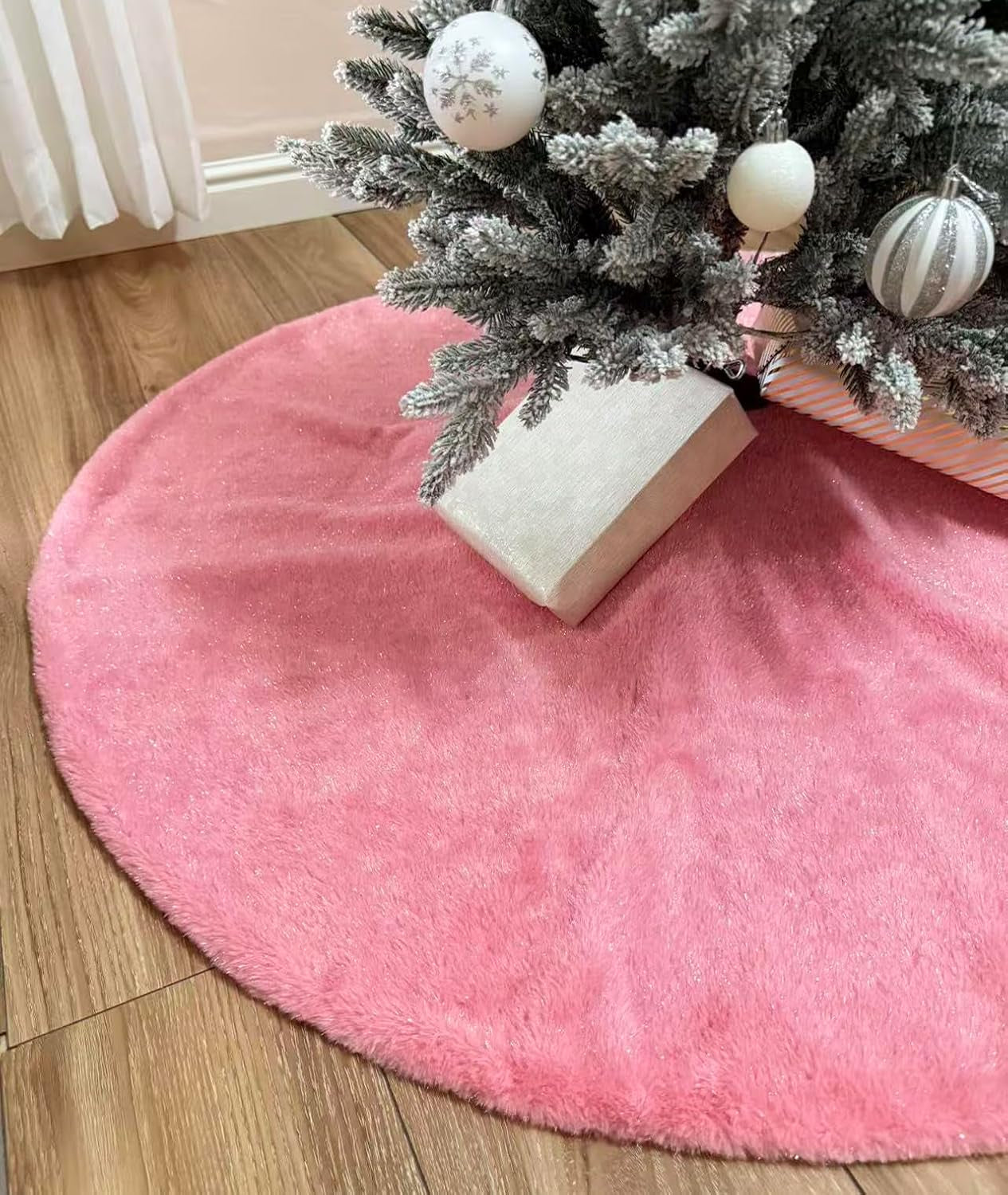 White Faux Fur Christmas Tree Skirt – 48" Luxury Plush Holiday Base Cover, Cozy Floor Decor